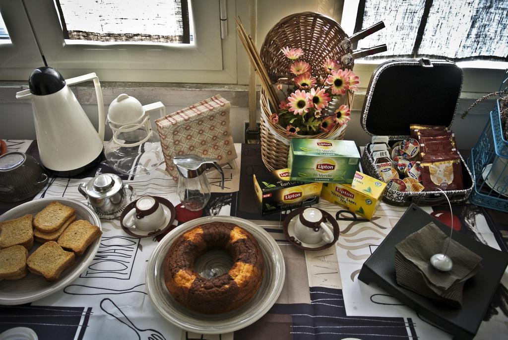 B&B Roma Citta Aperta ภายนอก รูปภาพ